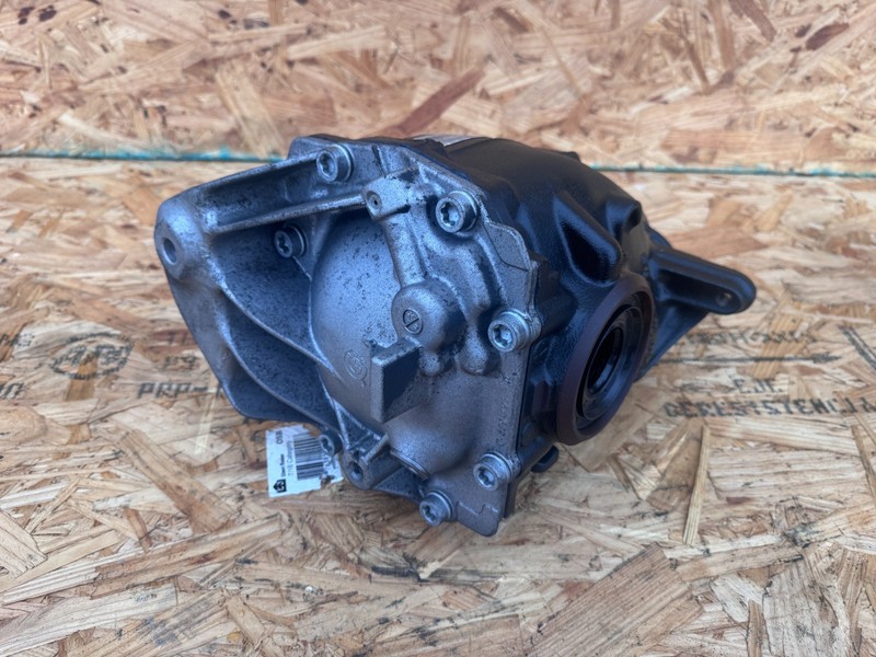 OEM BMW F30 F32 328 335 435 440 Series Rear Axle Differential Carrier 3.15 Ratio