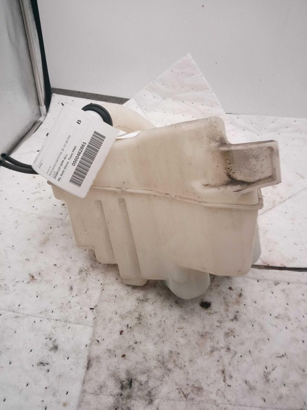 2015 Subaru Legacy Washer Fluid Reservoir OEM Green 2.5L 86611AL11A 86631AL00A