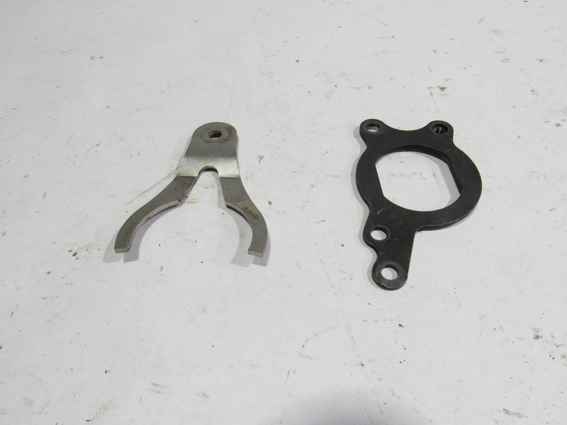 10-20 Bentley Mulsanne 2012 Ignition Coil Bracket Mount Support Set @1