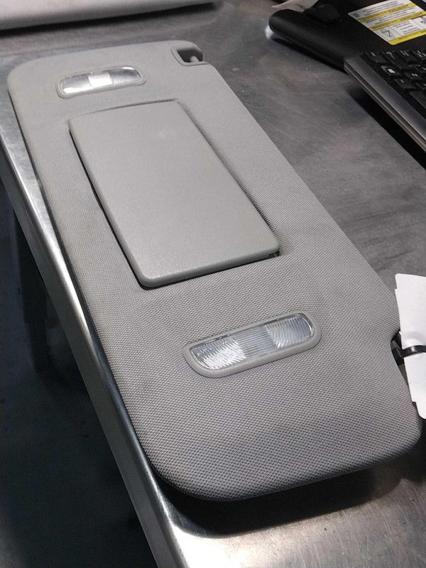 Used Left Sun Visor fits: 2018 Chevrolet Silverado 1500 pickup w/illumination Le