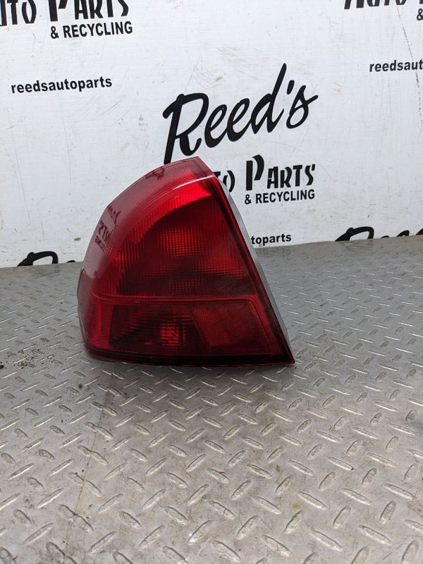 Driver Left Tail Light Quarter Panel Mounted Fits 01-03 EL 1164009