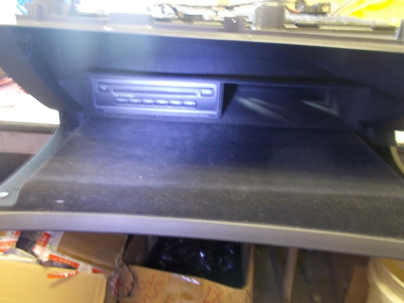 Audi 4F1 880 302 24 A Glove Box Assembly with CD Changer 110016701