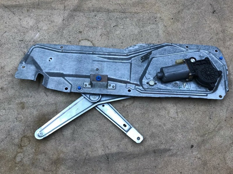 98-2000 Volvo S70 V70 REAR Back Door Power Window Regulator Motor Electric Right