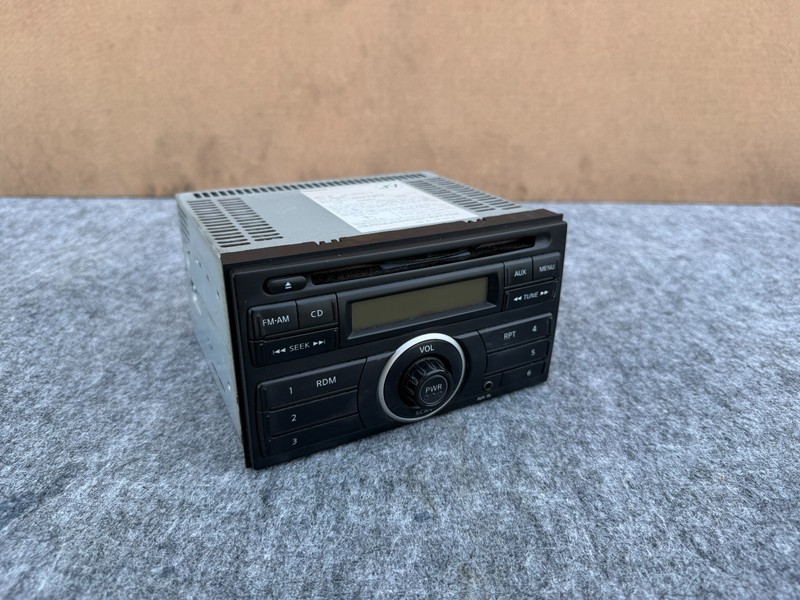 NISSAN 370Z 2009-2014 OEM RADIO AUDIO RECEIVER CD PLAYER STEREO UNIT