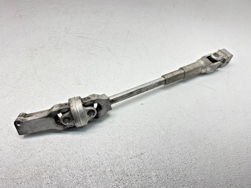 2009-2016 BMW E89 Z4 Steering Column Lower U Joint Shaft Linkage 32306789454 OEM