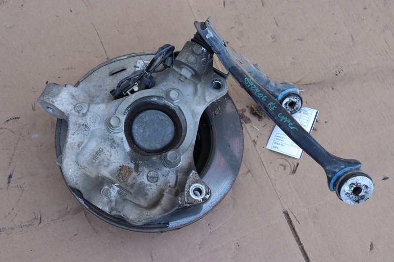 2016-2020 CHEVY TAHOE RWD FRONT RIGHT PASSENGER SPINDLE KNUCKLE WHEEL HUB OEM
