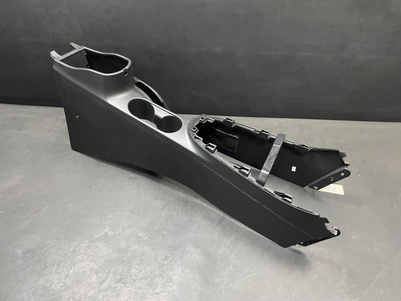 Center Console Base 2018 Kia Soul 84611-B2100-EQ 2014 2015 2016 2017 2019