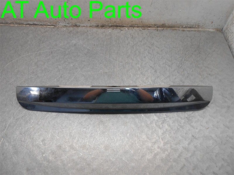 2004 FORD EXPEDITON CHROME LICENSE PLATE FRAME HOLDER LAMP OEM 175.FD8E04