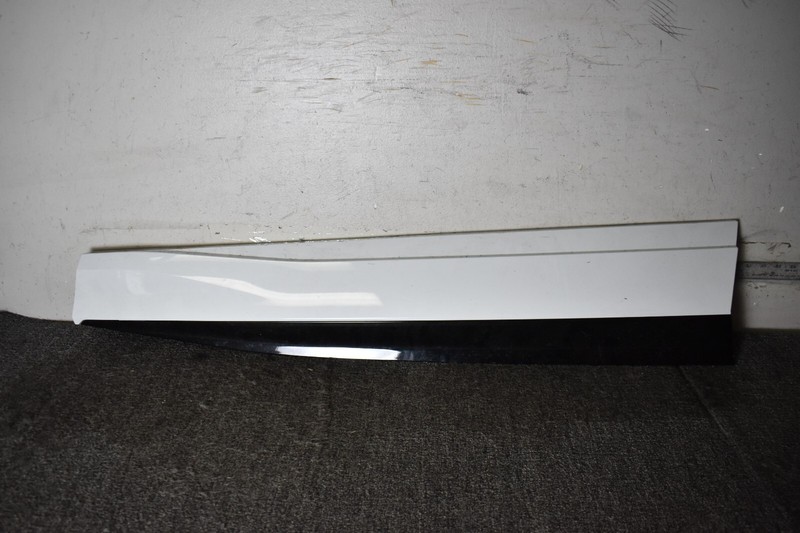 2022 AUDI Q4 E-TRON 89A FRONT RIGHT LOWER DOOR MOULDING 89A853960B