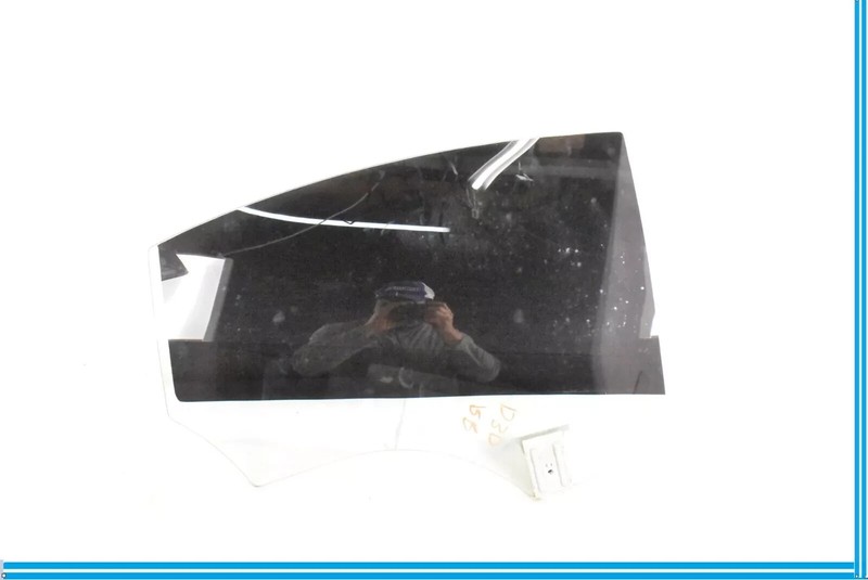 12-14 Mercedes W218 CLS63 AMG Rear Right Passenger Side Door Window Glass OEM