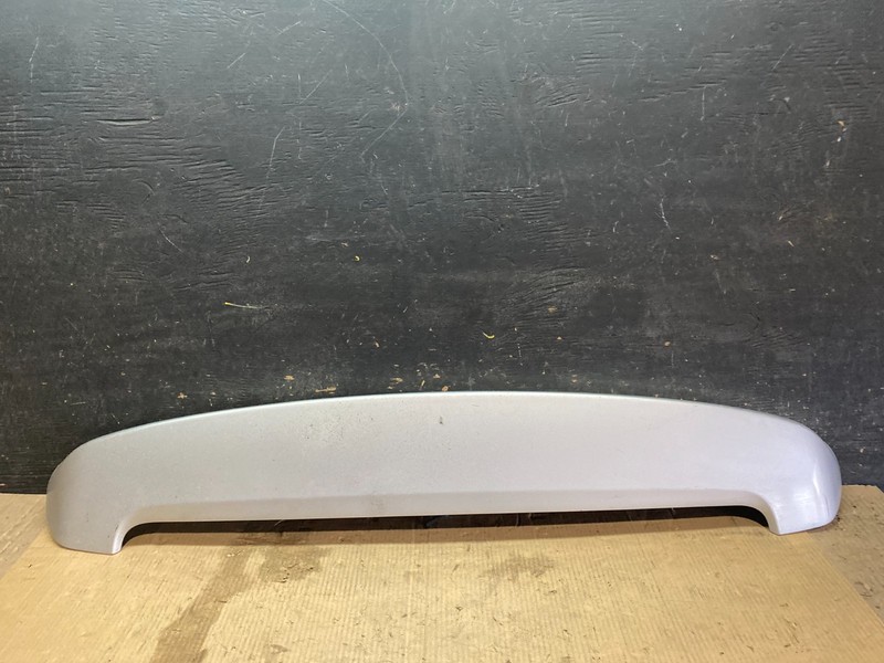 2003 to 2004 Mitsubishi Outlander Rear Spoiler 3RD Brake Light OEM X3312 DG