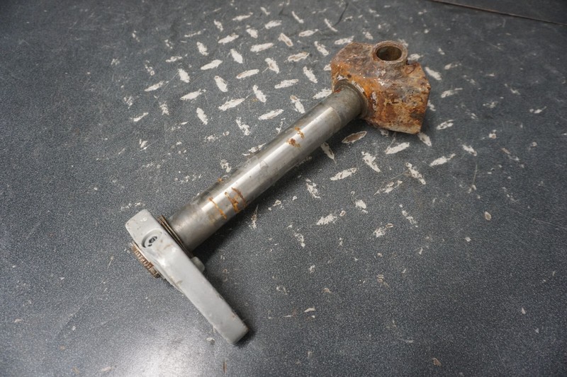 2007-2008 Jaguar Z1 F6 F8 Arctic Cat OEM Right Hand Front Ski Leg Spindle
