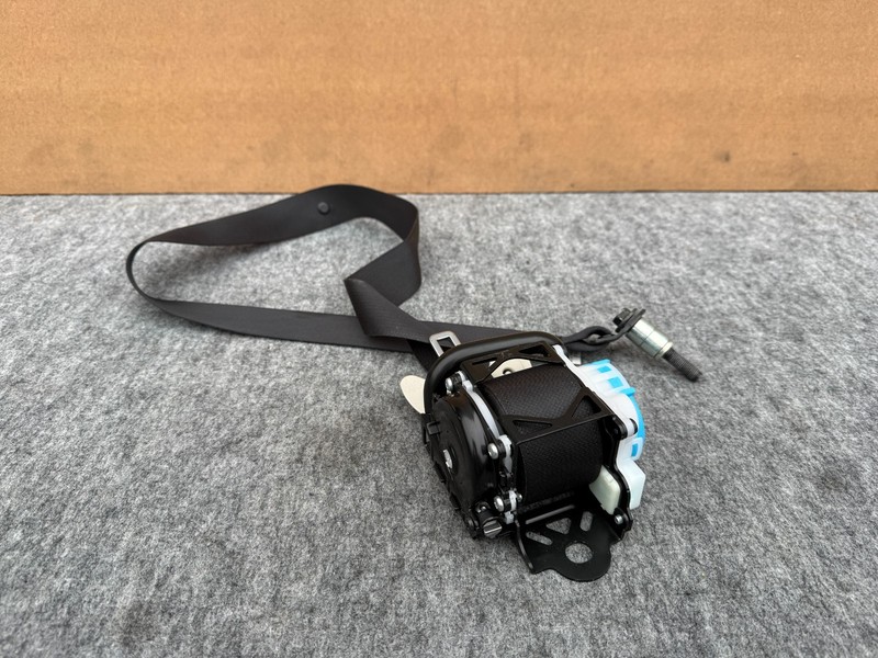 INFINITI QX56 QX80 2011-2017 OEM FRONT RIGHT PASSENGER SEAT BELT (BLACK)