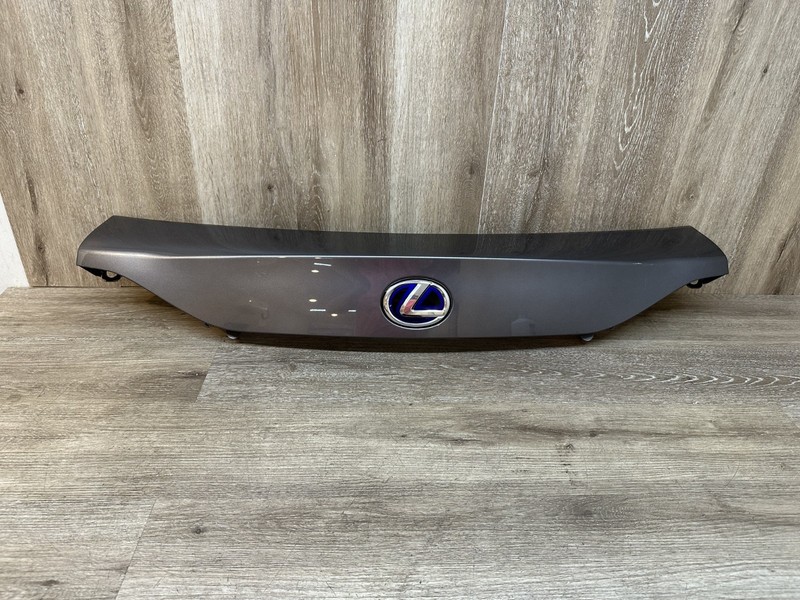 2011-13 LEXUS CT200H REAR LIFTGATE GARNISH APPLIQUE OEMPART # 76801-76010