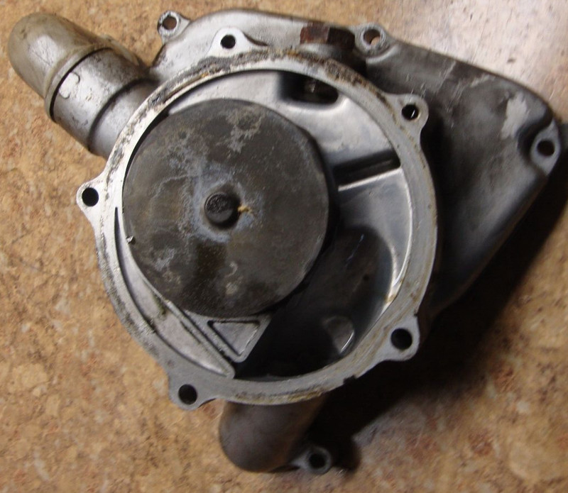 1985 Yamaha Venture XVZ 1200 XVZ1200 D Engine Water Pump Housing Case Panel 85