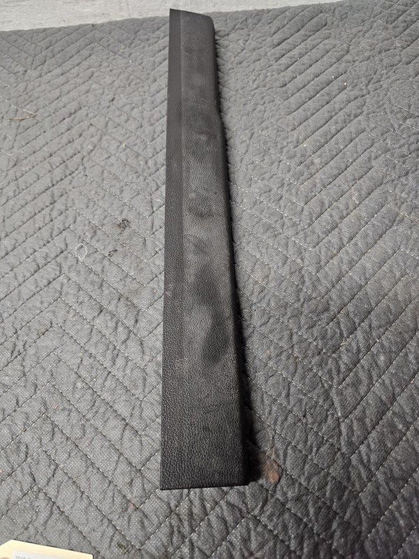 2013-19 FORD ESCAPE FRONT RIGHT SIDE DOOR SILL SCUFF PLATE TRIM COVER PANEL OEM