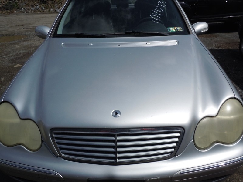 2001-2005 Mercedes-Benz C240 Sdn Wgn Hood Bonnet Lid W/ Grille OEM 744