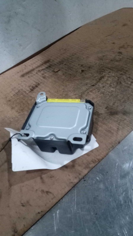 Used Air Bag Module fits: 2018 Mitsubishi Mirage Air Bag under console Sedan Gra