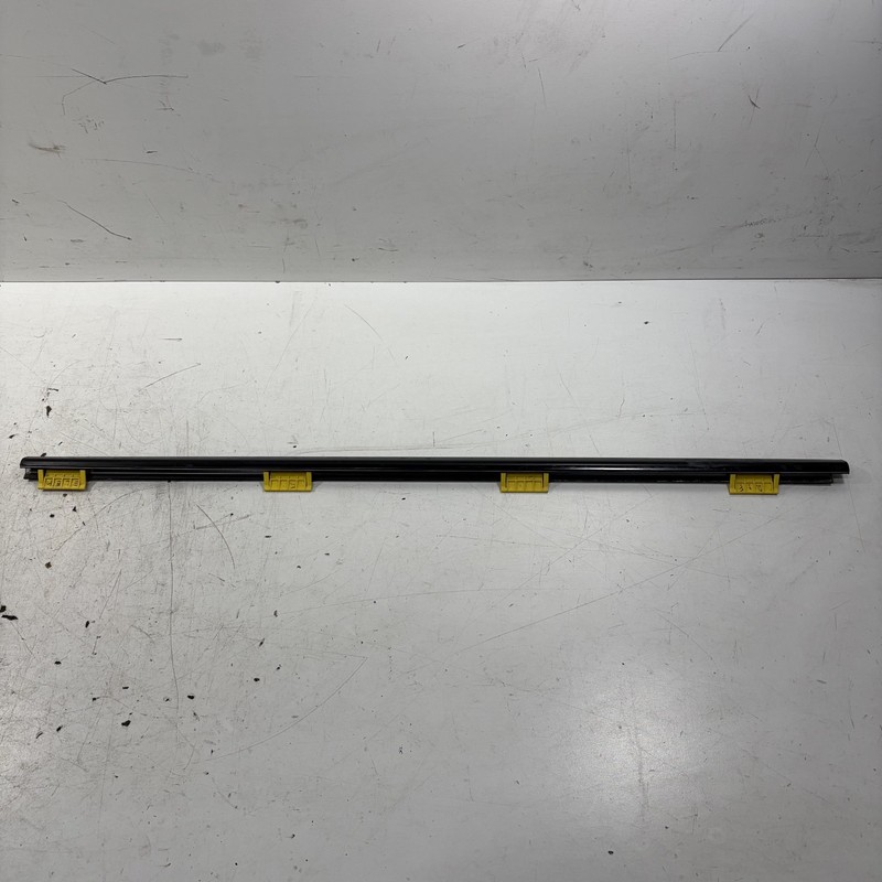 03-11 Honda Element Right Front Door Belt Molding 72410-SCV-A01 OEM