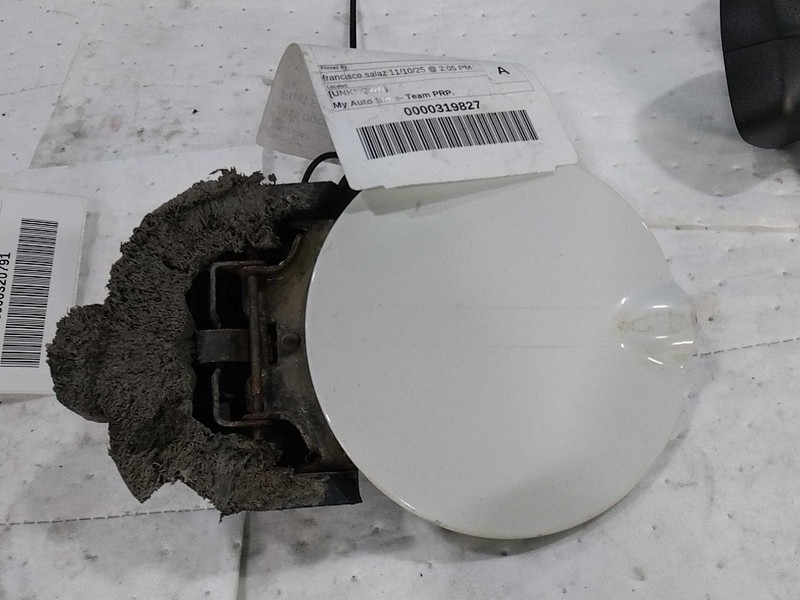 2015 RAM DODGE 2500 Pickup Fuel Filler Door White OEM 1385256 Used 146k Miles