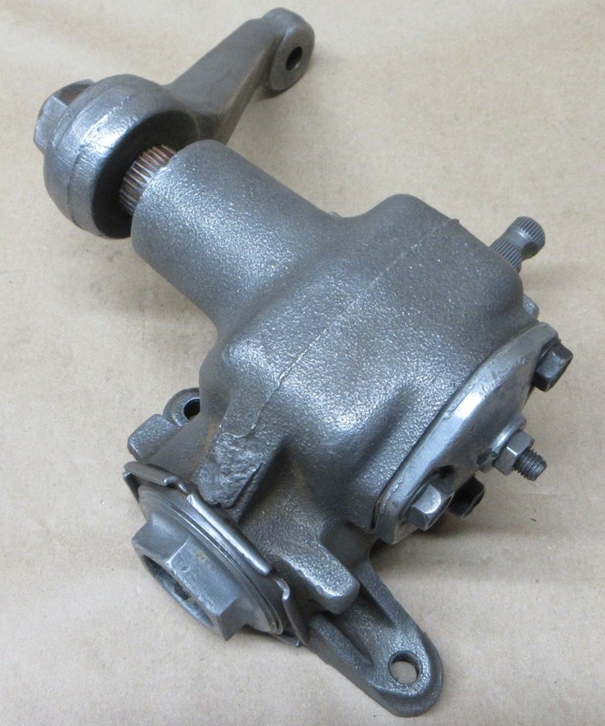 USED 1971-1977 CHEVY VEGA MONZA MANUAL STEERING GEAR BOX 7808990 WITH PITMAN ARM