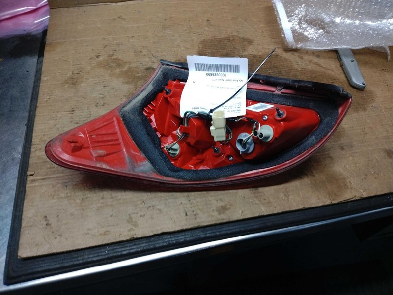 2011 Toyota RAV4 Right Tail Light Assembly Grey OEM 612851 126K Miles