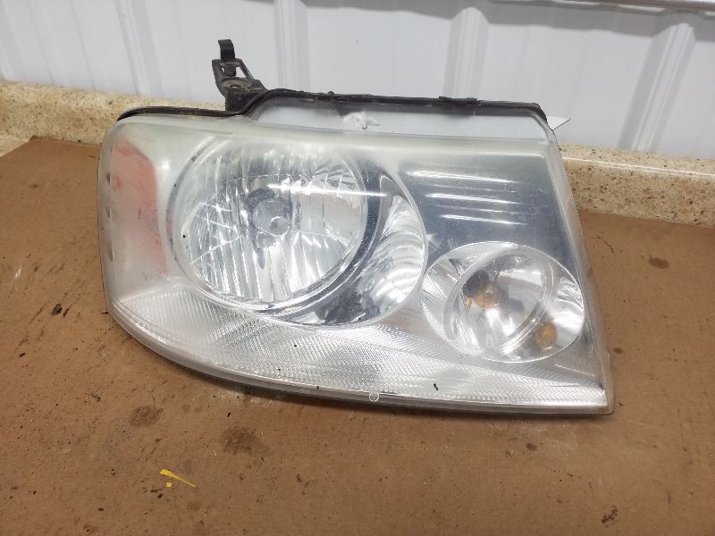 Passenger Headlight Bright Background Fits 04-08 FORD F150 PICKUP 197059