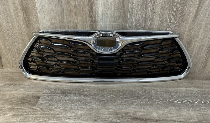 2020-22 TOYOTA HIGHLANDER FRONT UPPER GRILLE OEM PART # 53111-OE250
