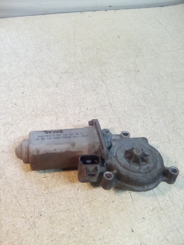 2004 Freightliner Columbia 16639429 Driver Side Window Motor