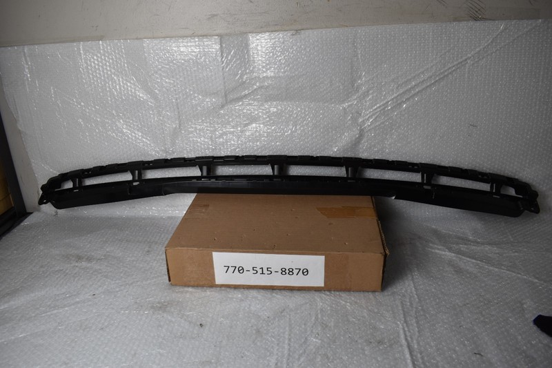 LAND ROVER L460 FRONT BUMPER AIR DEFLECTOR 2022 OEM M8E2-17196-A