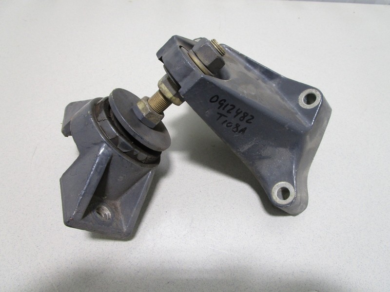 0912482 OMC Cobra Ford 2.3L Front Port Left Side Motor Mount