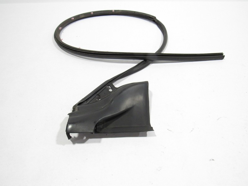 10-15 Jaguar XK XKR 2014 Front Left Driver Door Weatherstrip Rubber Seal |:M