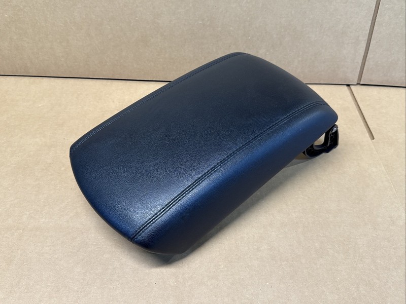 2021-2024 Ford Edge Center Console Arm Rest Armrest Lid Top Black Leather OEM