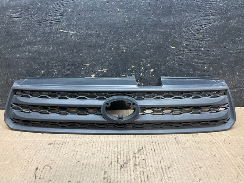 2004 2005 Toyota RAV4 Front Upper Grill Grille OEM X9764 DG