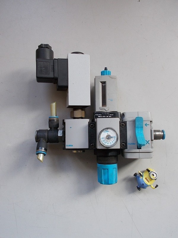 Festo LFR-M1-G1/4-C10RG w/ 183898 PEV-1/4-B Filter Regulator Assembly