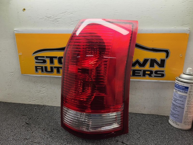 04-'07 SATURN VUE Right Passenger Taillight OEM Grade B Condition!