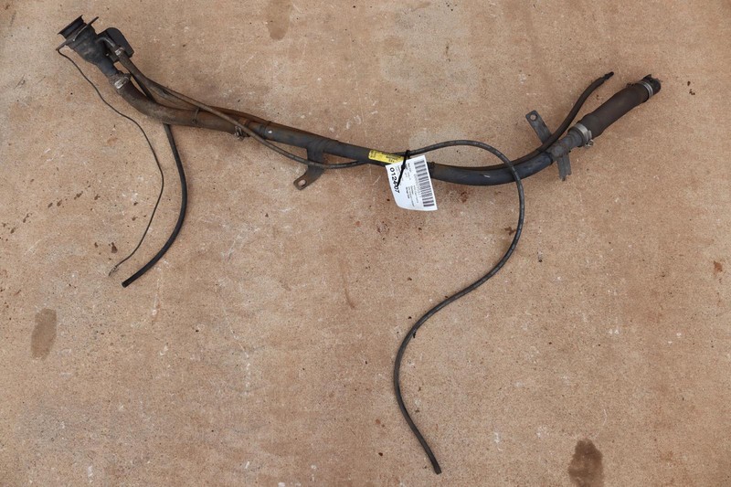 2007-2014 GMC YUKON XL 1500 6.2L FLEX FUEL FUEL TANK FILLER NECK TUBE PIPE OEM