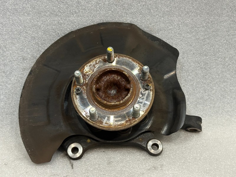 2010-2012 Hyundai Genesis Coupe Front Left Spindle/Knuckle OEM