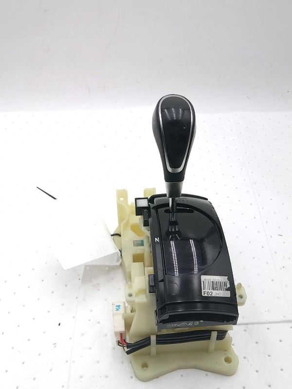 2015 Hyundai Veloster Automatic Transmission Shift Lever Assembly Black Used