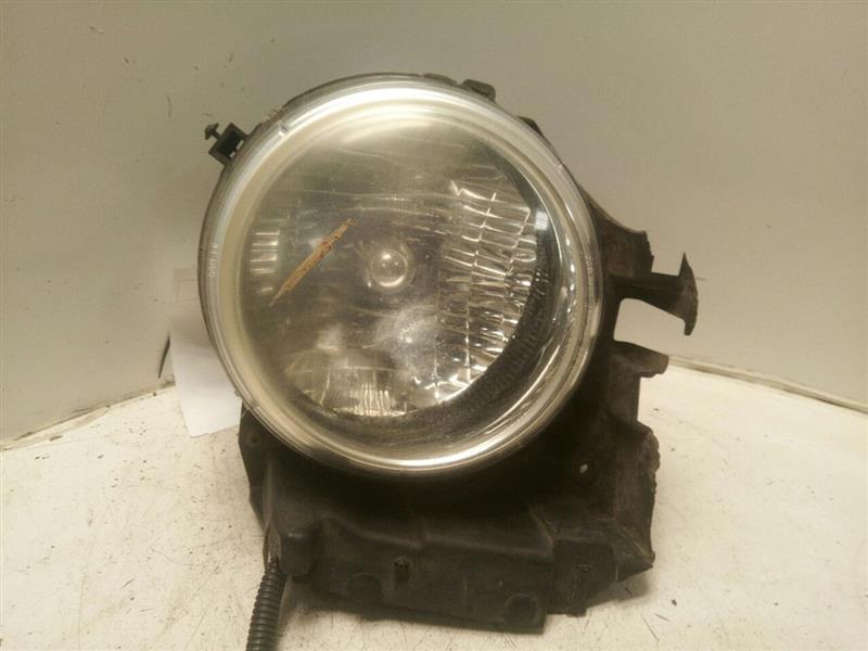 2002 Jeep Liberty Left Headlight Assembly Green OEM 545951 173k Miles