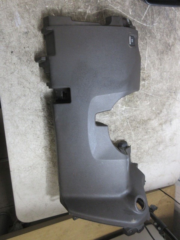 2019-2023 Chevy Silverado OEM Knee Bolster Trim Panel Cocoa 84487353