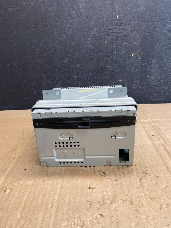 2011-2012 Ford Flex Dash AM/FM Radio CD Player BA8T-19C159-AA AE1734 DG
