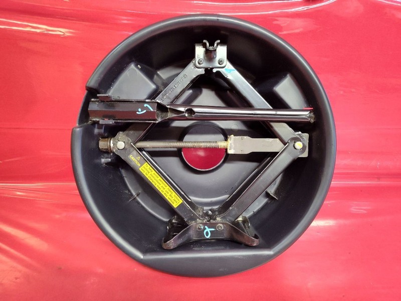 1997-2004 Oldsmobile Buick Cadillac Emergency Spare Tire Change Scissor Jack Kit
