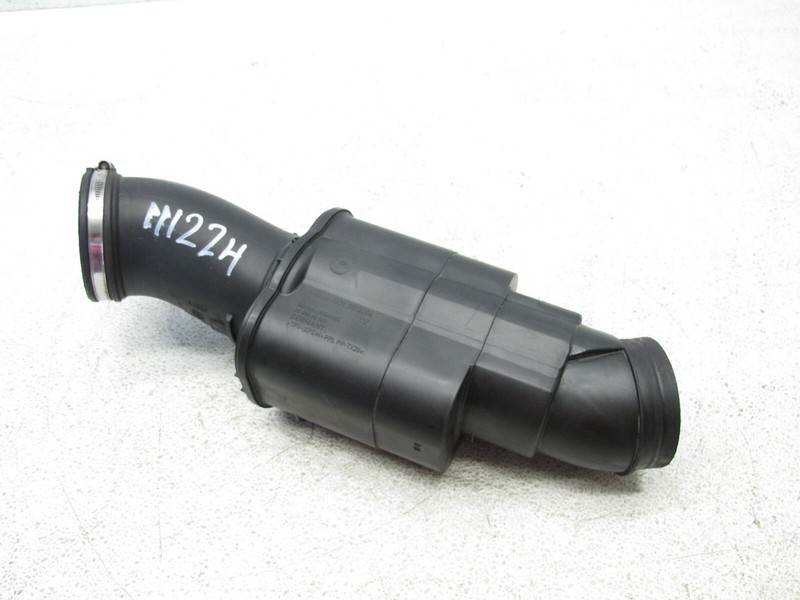12-16 BMW F10 528i RWD xDRIVE 2.0 ENGINE AIR INTAKE DUCT ASSEMBLY HOSE OEM 11122