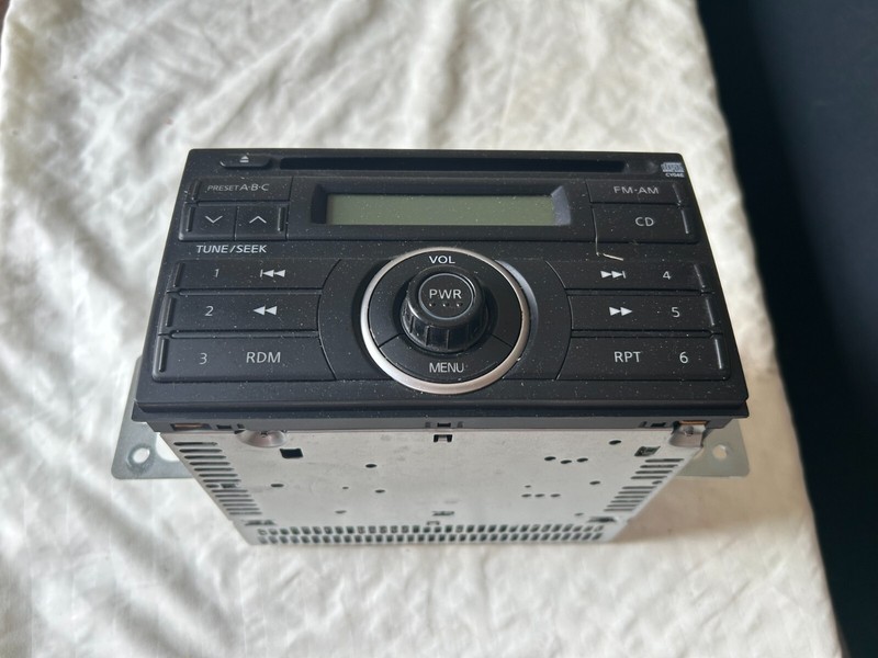 2007 2008 2009 Nissan Versa Stereo Radio Receiver P/N 28185 EM32A PN-2871L