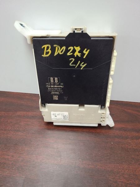 2022 - 2024 TOYOTA GR86 MULTIPLEX NETWORK JUNCTION BLOCK MODULE OEM 88281 573661
