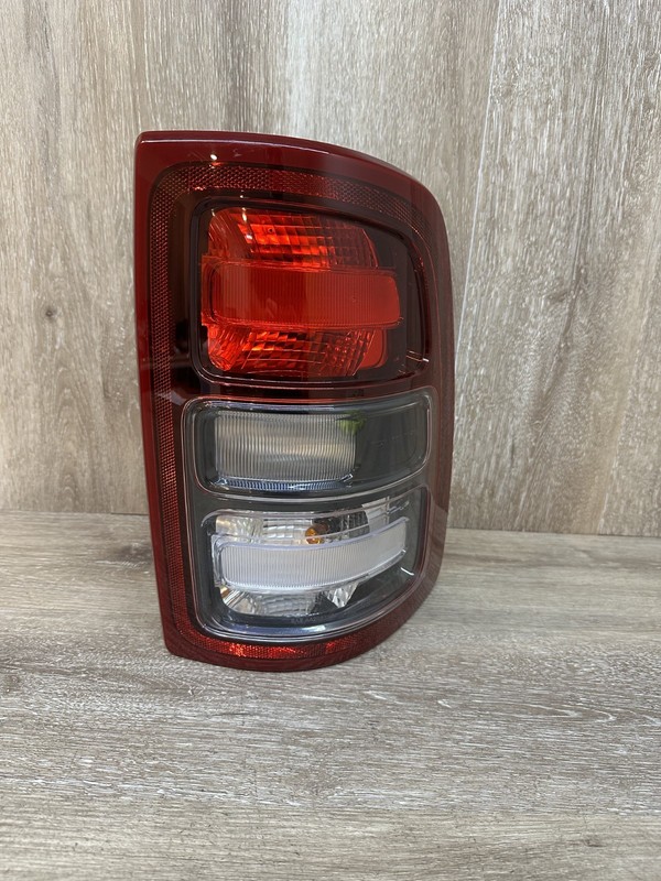2019-23 RAM 2500 3500 RIGHT PASSENGER SIDE TAIL LIGHT LAMP OEM PART# 68409002AD