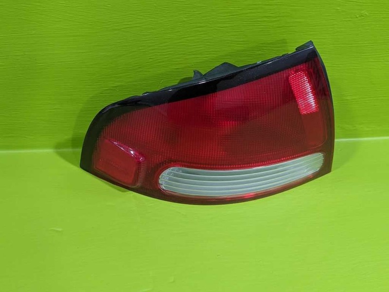 00 01 02 03 SENTRA DRIVER LEFT TAILLIGHT LAMP OEM 3794-31