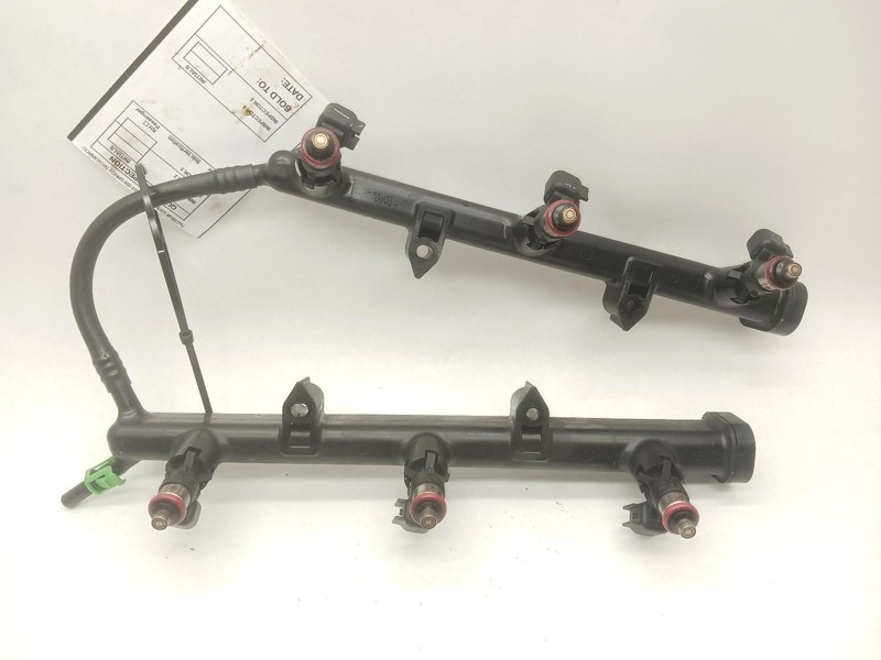 11-'19 CHRYSLER 300 Fuel Rail w/injectors 3.6L OEM 1 Year Warranty!