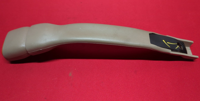 2001 - 2004 Grand Cherokee Front Right Seat Belt Buckle - Sandstone 5JQ221T5AA